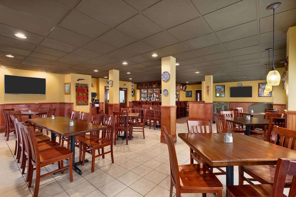 Baymont by Wyndham Grovetown Augusta photo 74