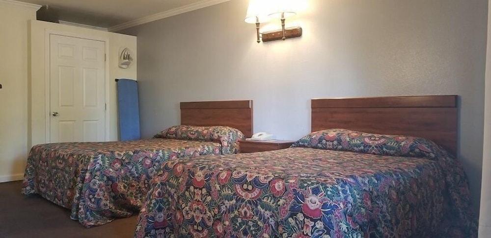 Sierra Crossing Motel photo 16