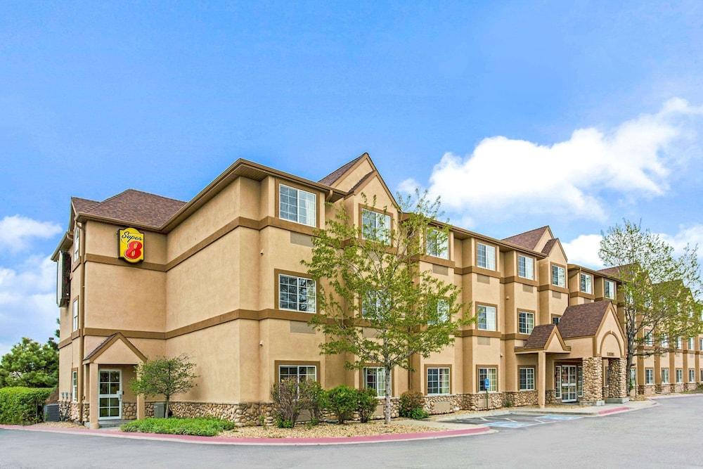 Super 8 by Wyndham Parker/SE Denver Area photo 2