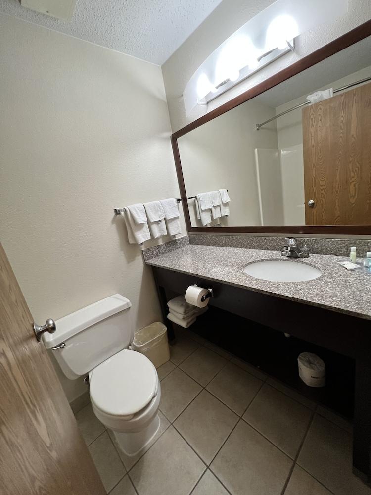 Quality Inn Mitchell I-90 photo 33