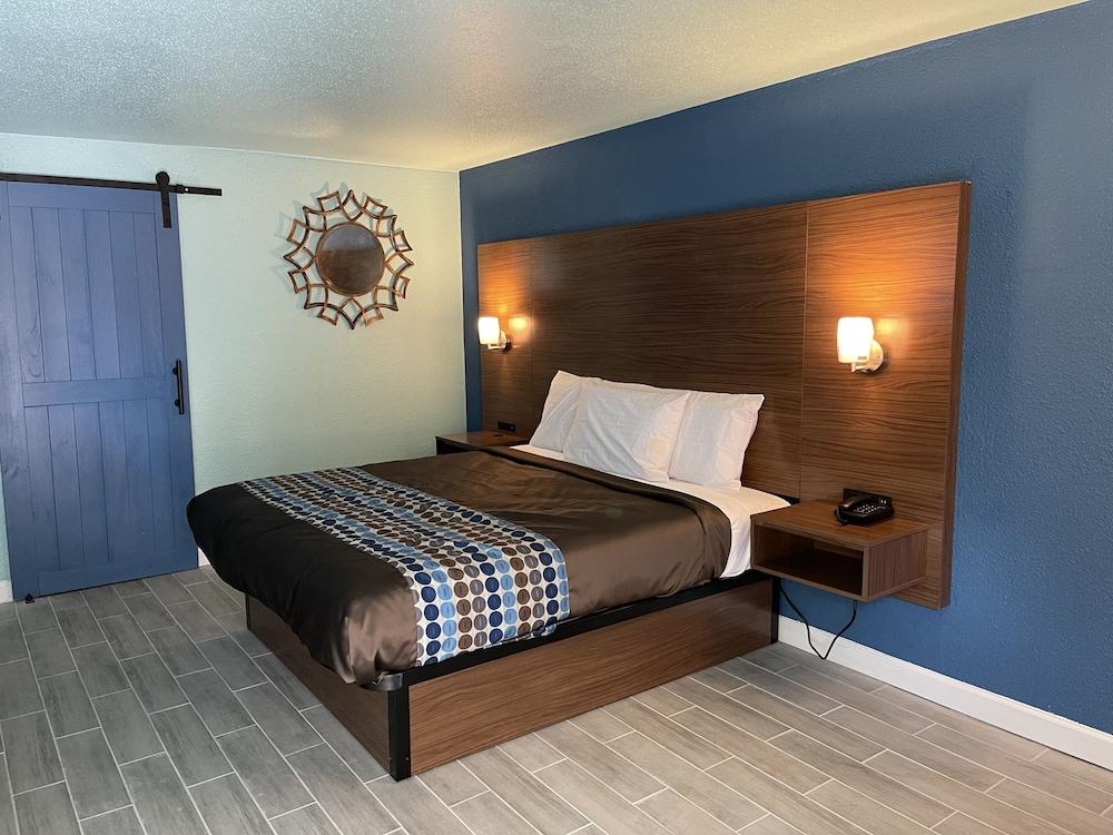 Regal Inn photo 17