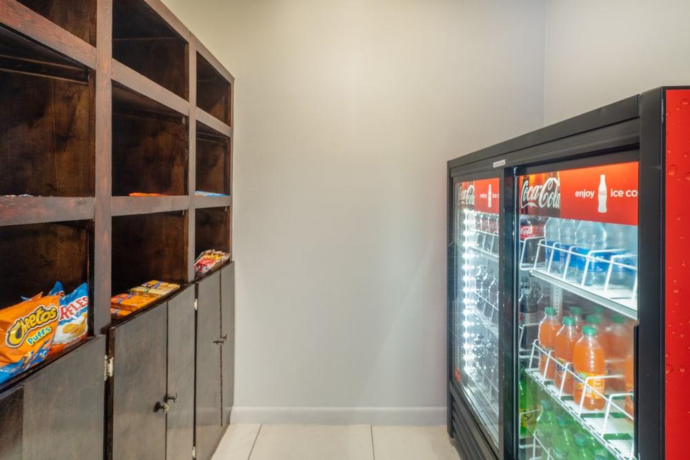 Holiday Inn Express Hotel & Suites Magee by IHG photo 24