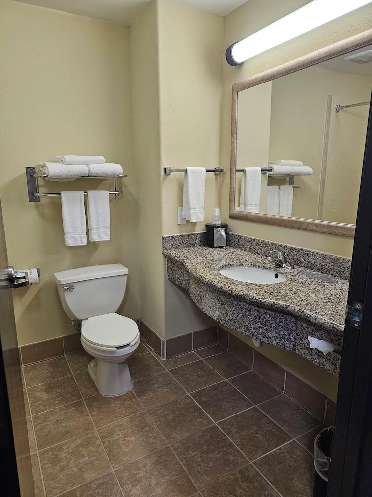 Express Inn Leesville Ft Johnson, SureStay Collection by BW photo 25