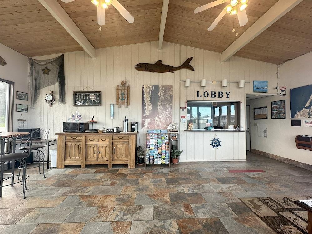 Capt John's Motel — hotel in Coos Bay