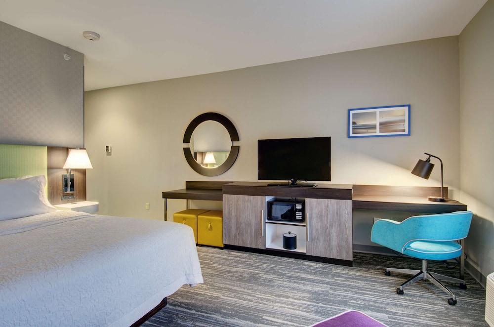 Hampton Inn & Suites Boston/Stoughton photo 15