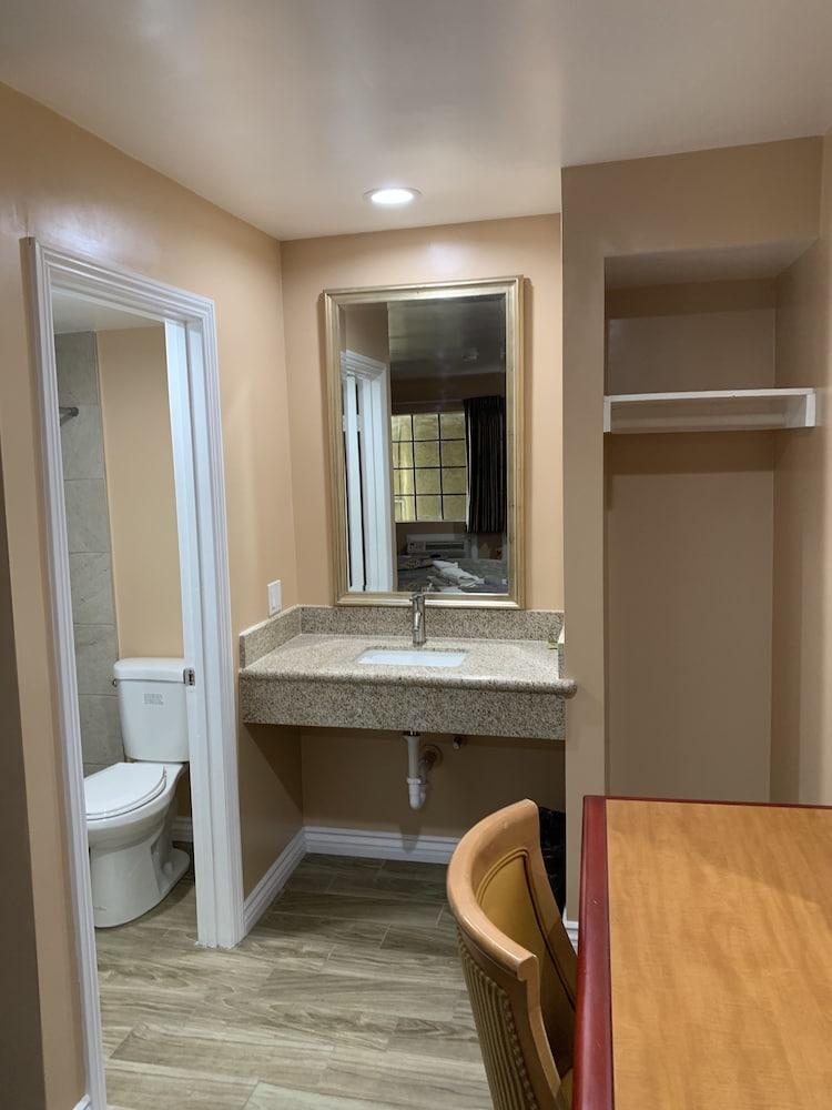 Budget Inn San Gabriel photo 21