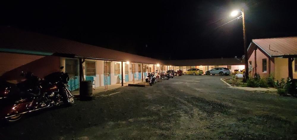 Hikers Cimarron Inn & RV Park LLC photo 60