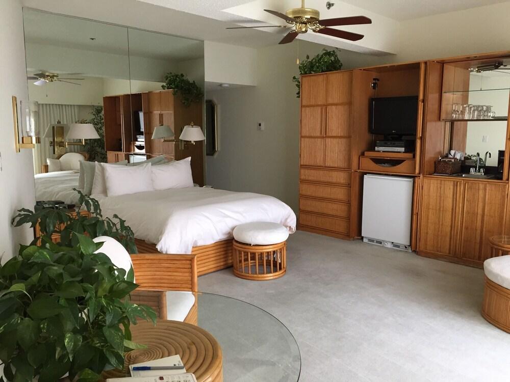 Lighthouse Club Hotel photo 9