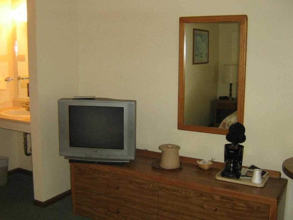 Chapel Hill Motel photo 14