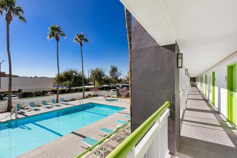 Revival Scottsdale Studios photo 32