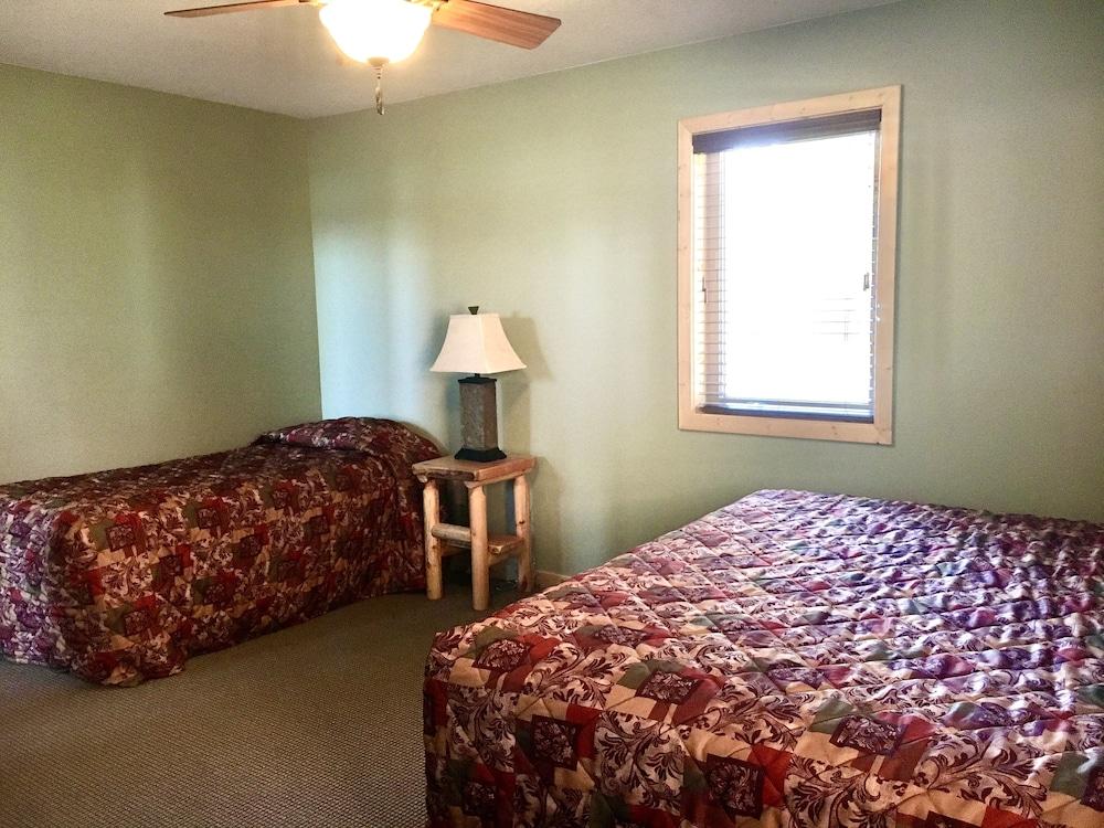 Sportsman's Lodge photo 12