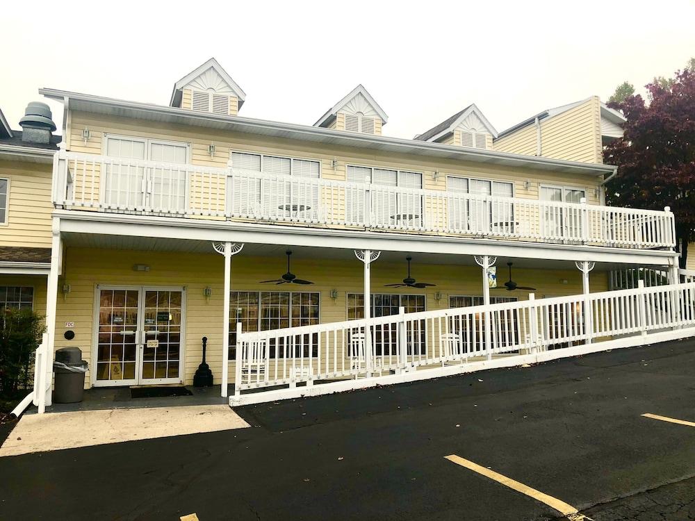 Honeysuckle Inn & Conference Center photo 19