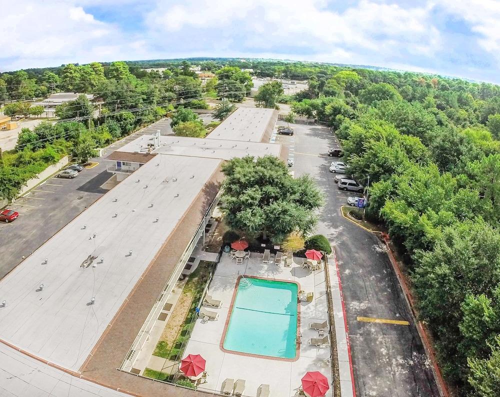 Motel 6 Huntsville, TX photo 30