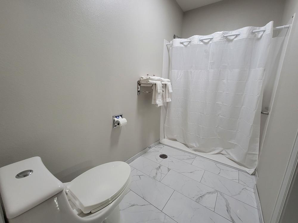 Best Inn Motel photo 13
