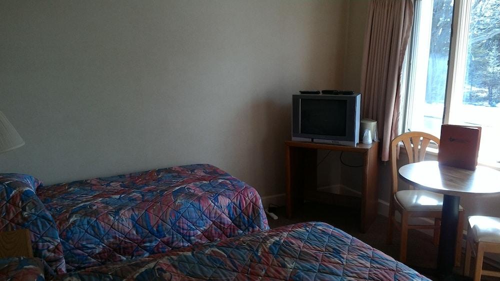 Spruceglen Inn photo 4