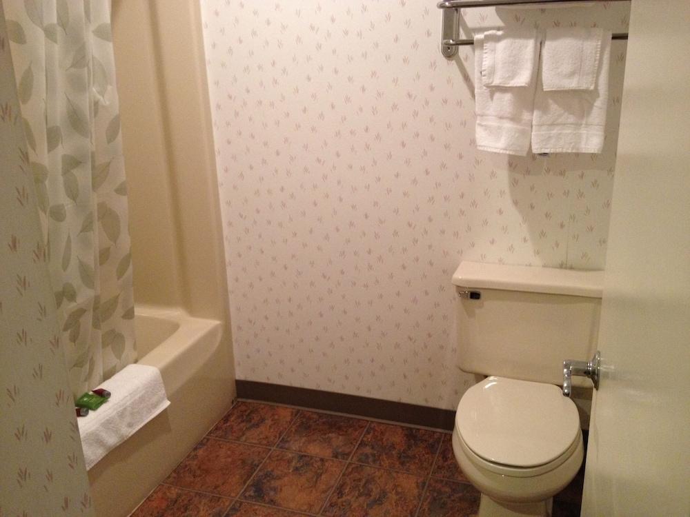 Cedar Hill Lodge photo 15