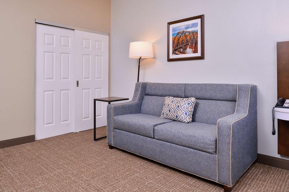Hampton Inn Lexington-Historic District photo 29
