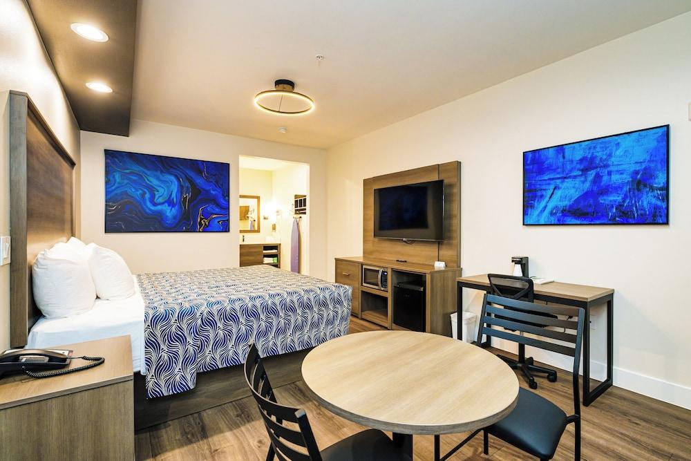 Palace Inn Blue Edgebrook photo 4