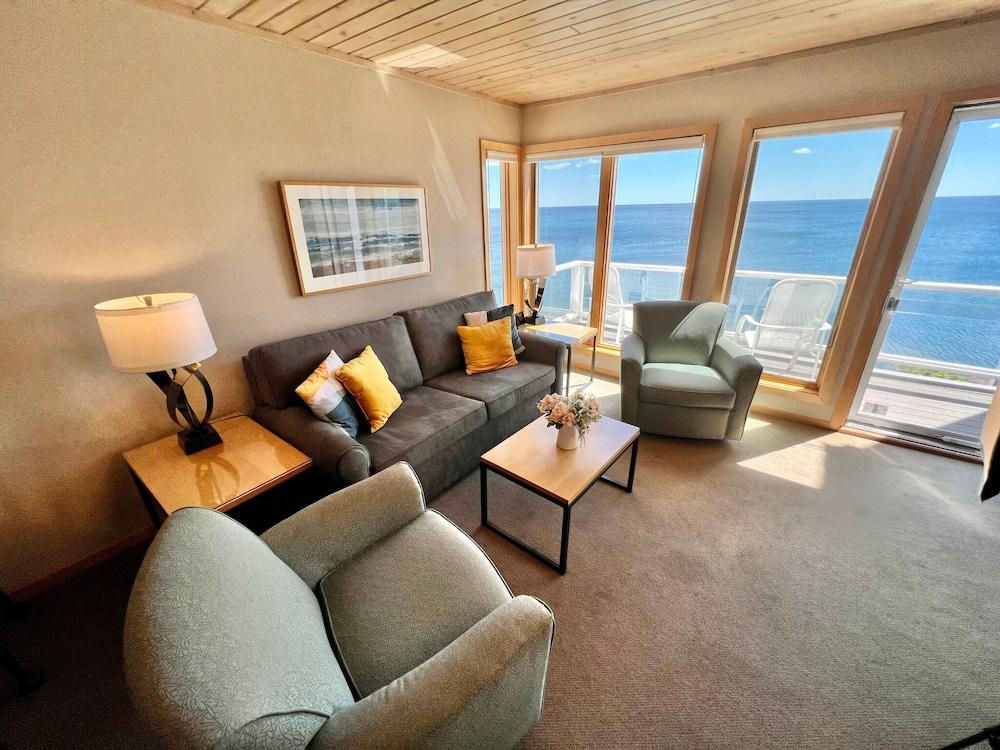 Bluefin Bay on Lake Superior photo 35