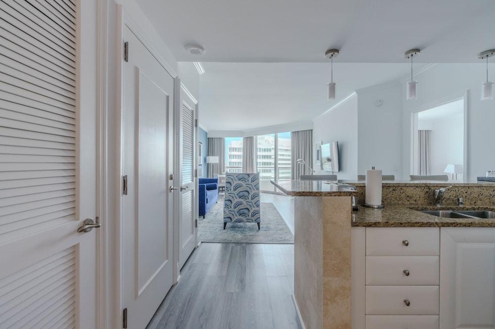 Residences at Fontainebleau Miami photo 53