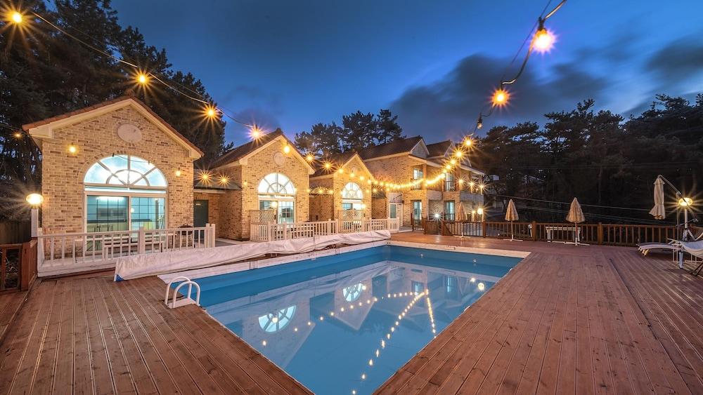 Rodeway Inn & Suites Tomahawk photo 35