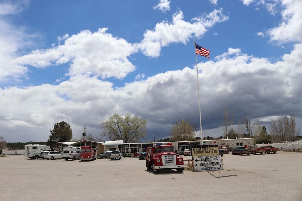 Grand Canyon Caverns Inn photo 49