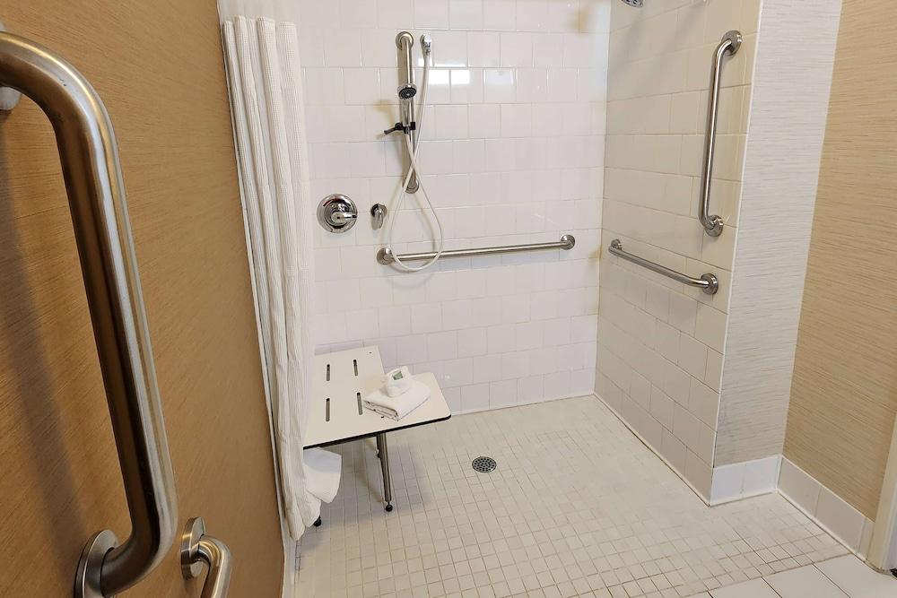 AmericInn by Wyndham St. Cloud MN Shopping Area photo 24