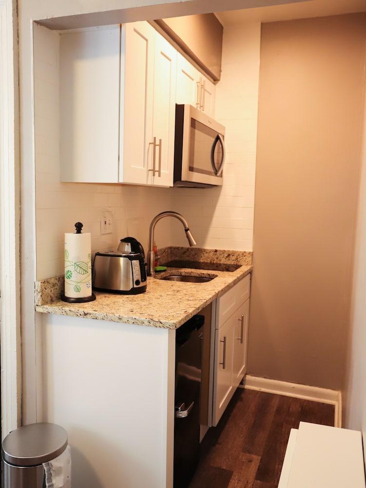Midtown Suites photo 34