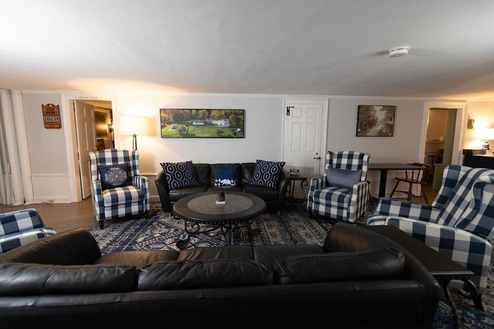 Blue Bear Inn photo 94