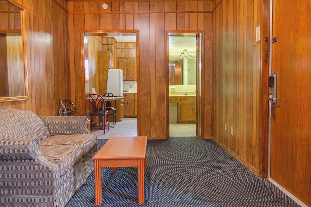 OYO Hotel Waurika OK US-70 near Wichita Falls photo 50