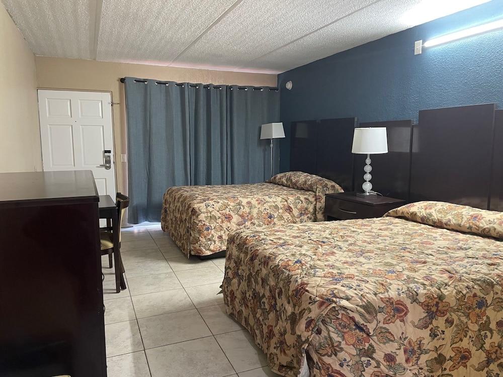 Royal Inn photo 6
