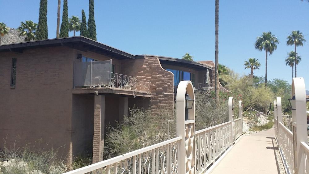 Mission Hill Casitas photo 49