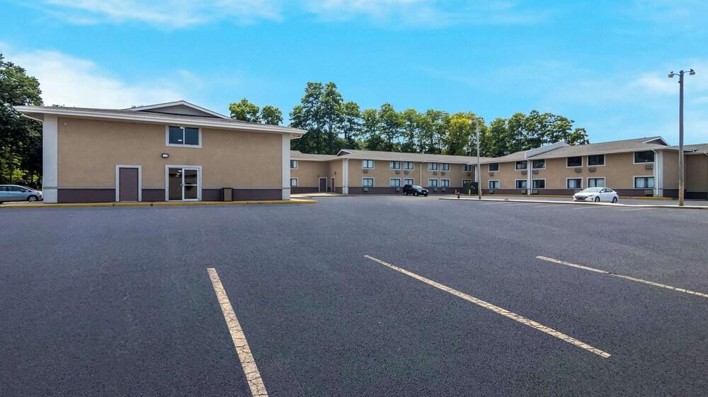 Econo Lodge Portage photo 21