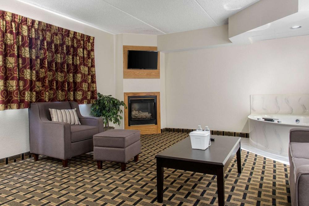 New Prague Inn & Suites photo 51