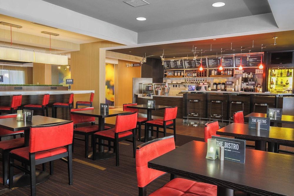 Courtyard Flint by Marriott photo 38