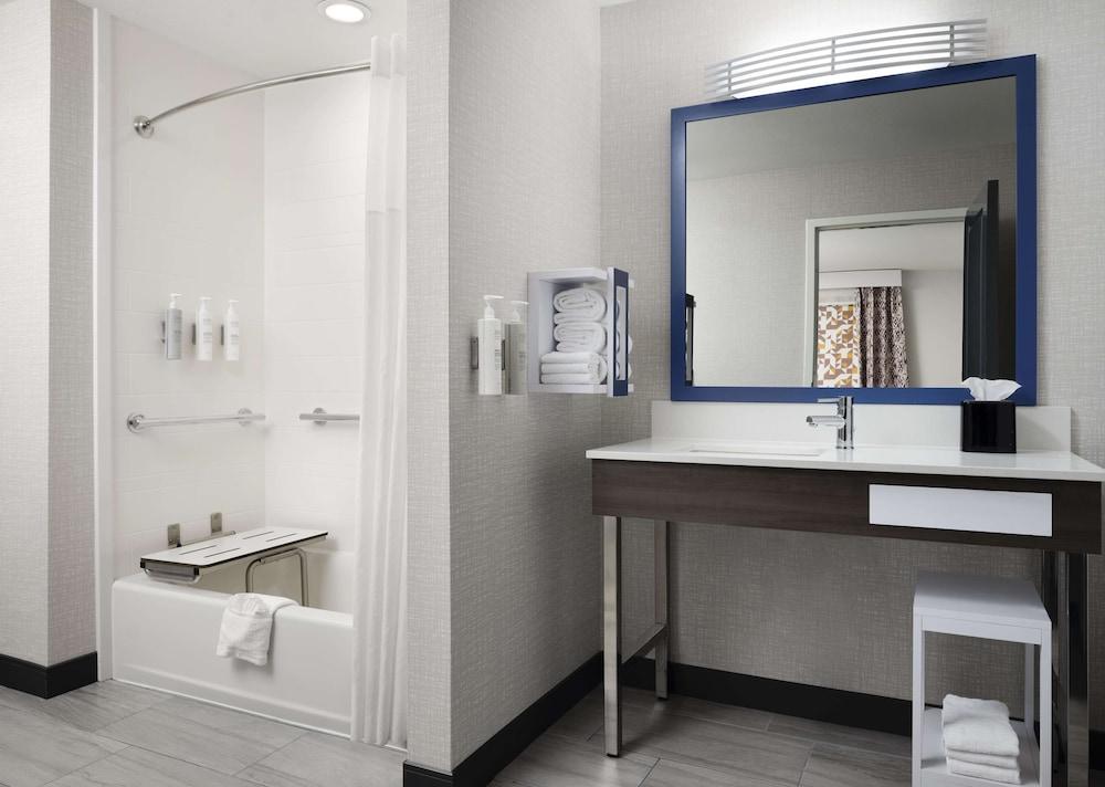 Hampton Inn & Suites Dallas-DFW ARPT W-SH 183 Hurst photo 21