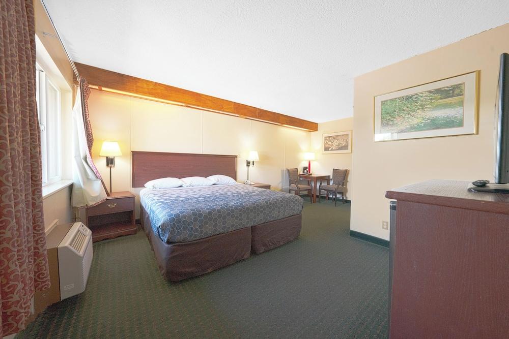 Broadway Inn photo 14