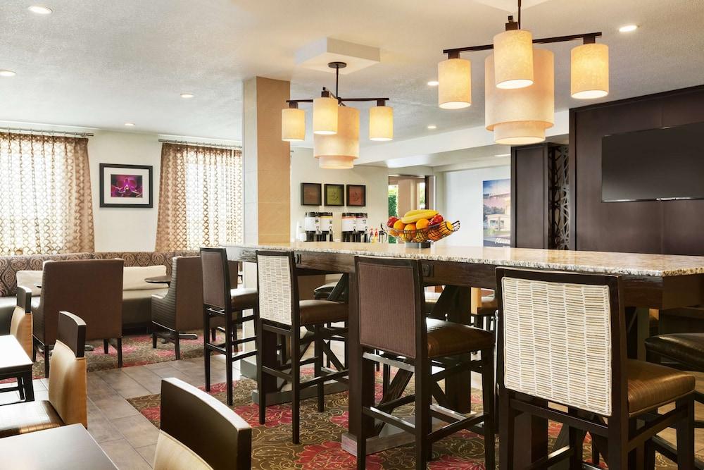 Hampton Inn Clackamas photo 35