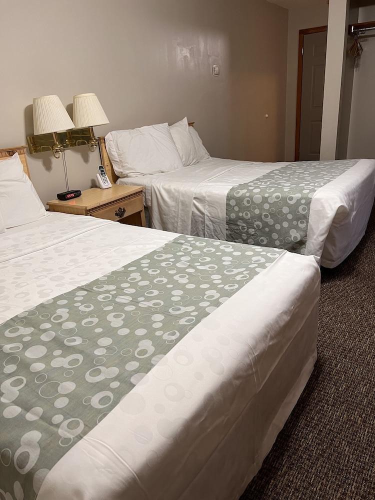 Oswego Inn photo 20