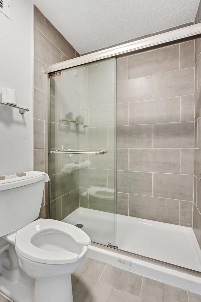 Ramada by Wyndham New Orleans photo 28
