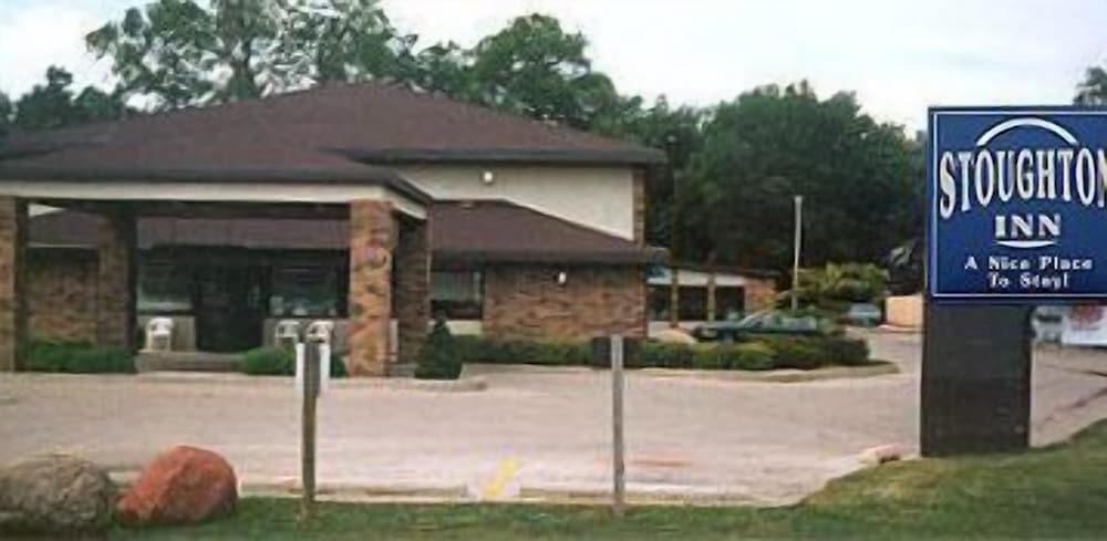 Days Inn by Wyndham Stoughton WI. photo 13