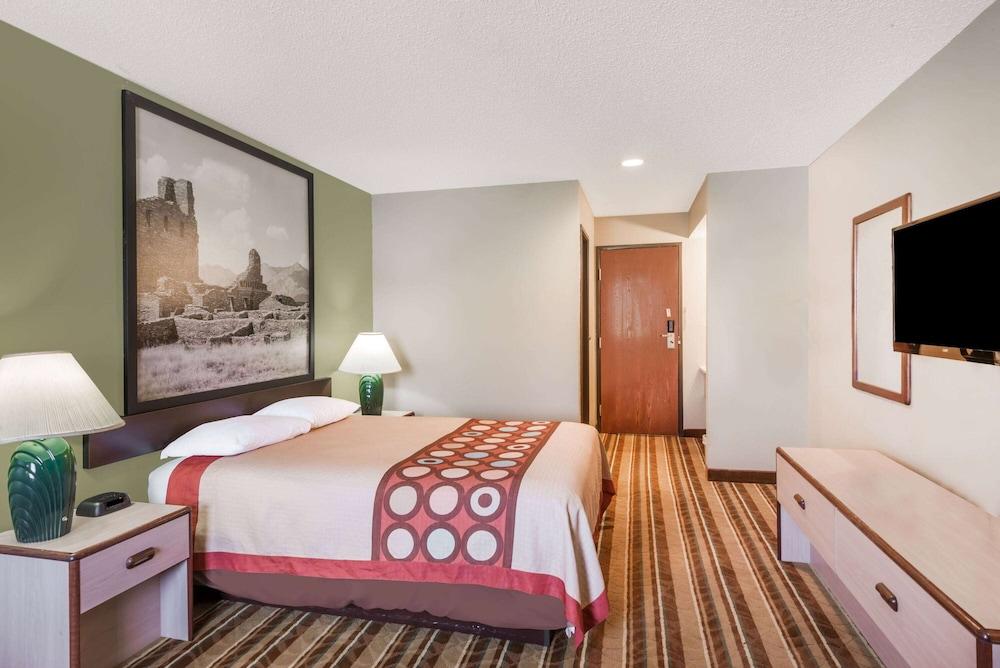 Super 8 by Wyndham Socorro photo 5