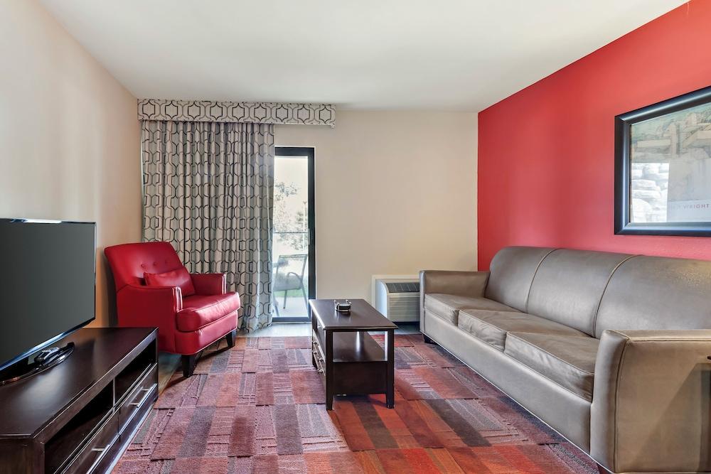 Polynesian Hotel & Suites Wisconsin Dells/Lake Delton photo 47
