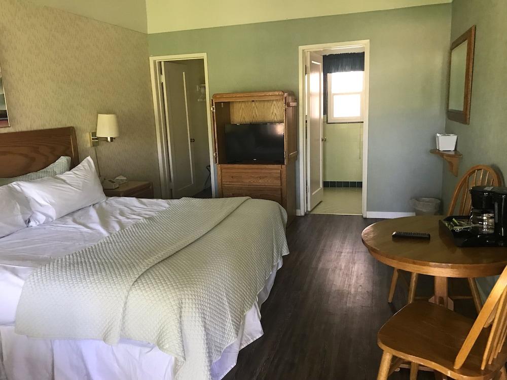 Bridge Bay Lodge at Shasta Lake photo 27
