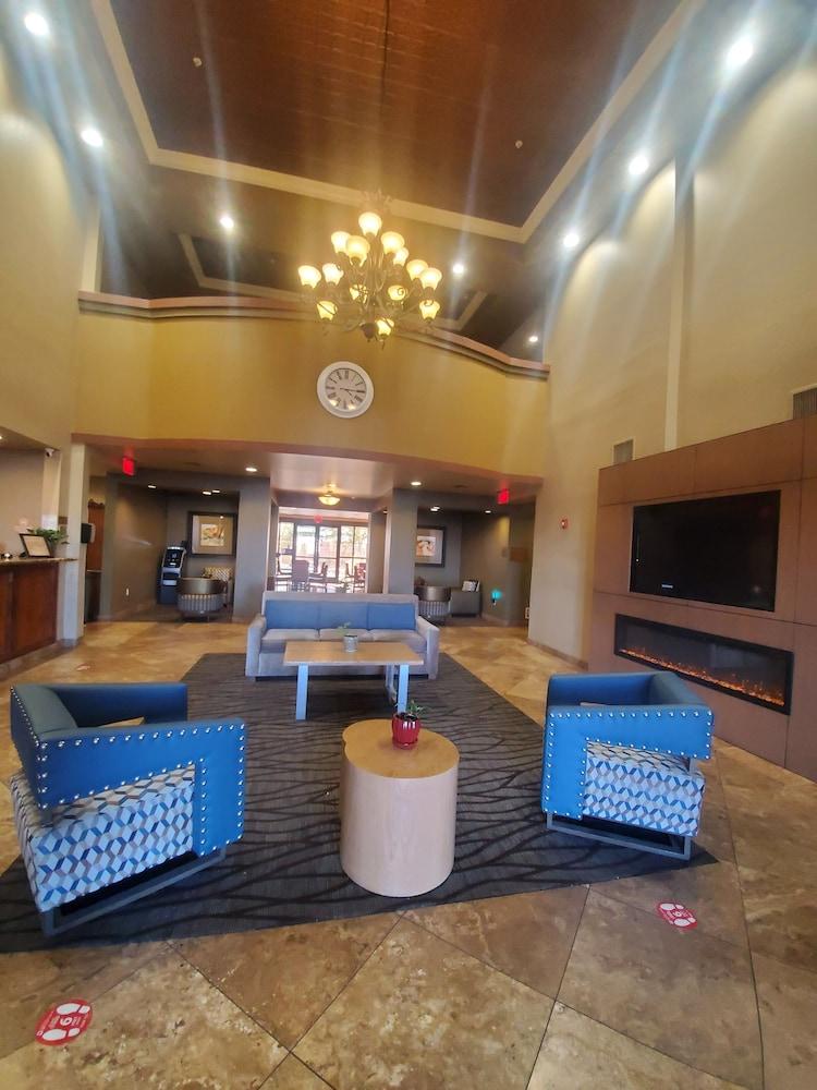 Spark by Hilton Phoenix East Mesa photo 7