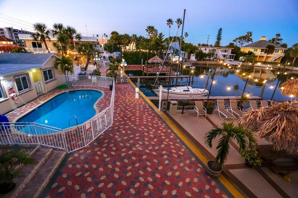 Bay Palms Waterfront Resort - Hotel and Marina — hotel in St. Pete Beach
