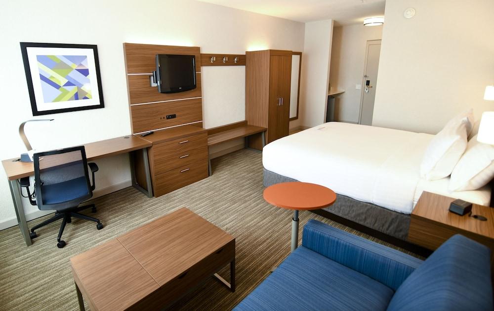 Holiday Inn Express Hotel & Stes Port Clinton-Catawba Island by IHG photo 32
