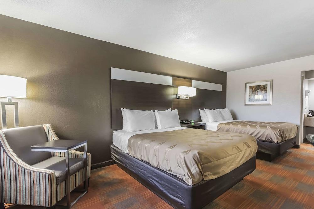 Quality Inn & Suites Stuttgart North photo 42