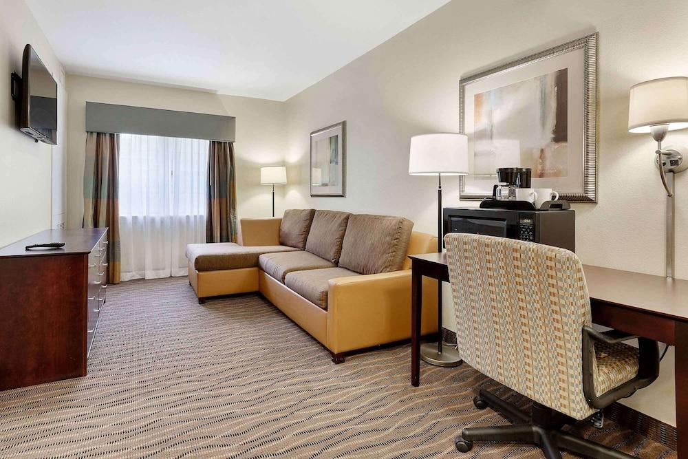 Extended Stay America Premier Suites Lakeland I4 photo 32