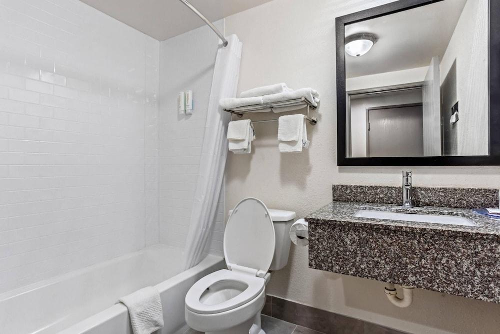 Econo Lodge Jesup photo 24